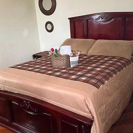 Hostal Jora Continental Котакачі Екстер'єр фото